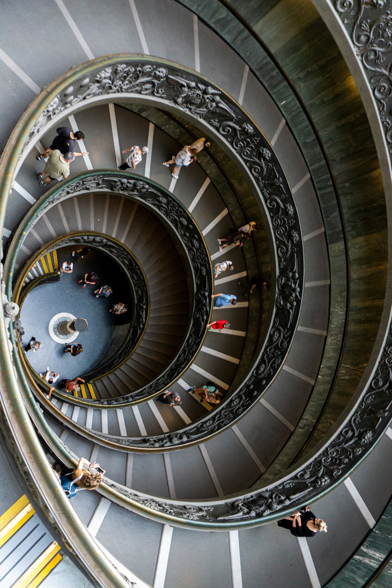 andrei-popescu-Dgs5AT9ynL0-unsplash